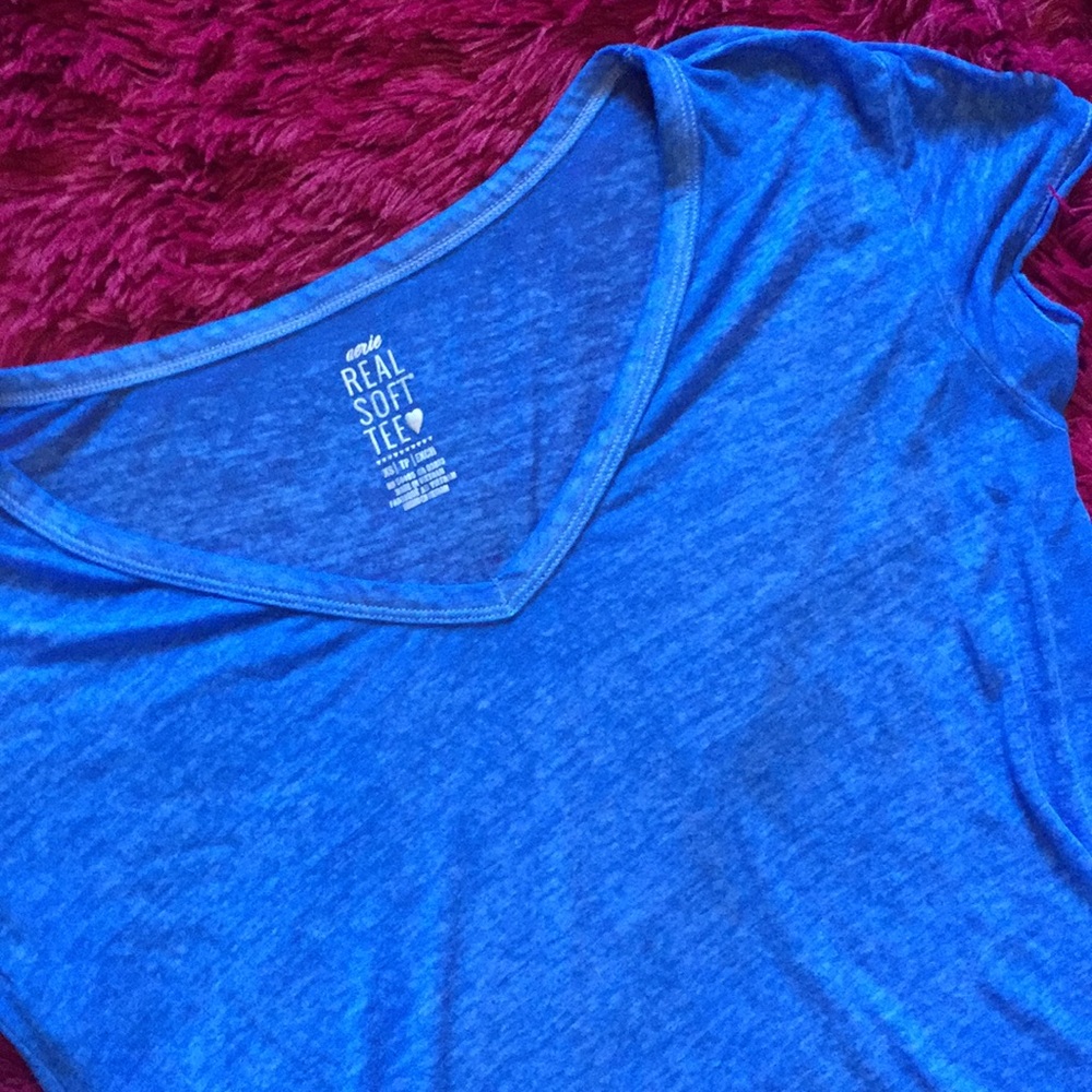 Aerie v-cut Real Soft Tee 💙 - Picture 2 of 13